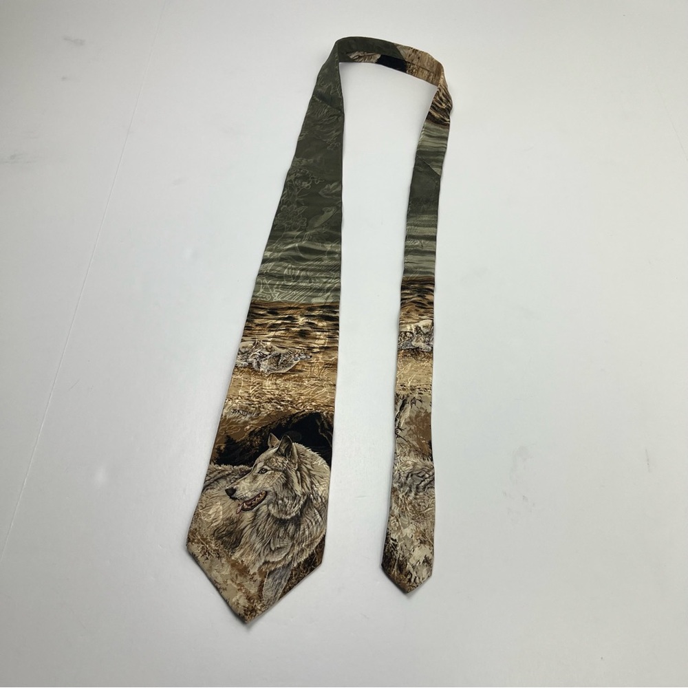 Endangered Species Wolf Design Men's 100% Silk Neck‎ Tie Catch the Wind Vintage - Picture 6 of 7